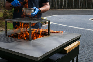 QUADRUM Grill mit Holztischplatte